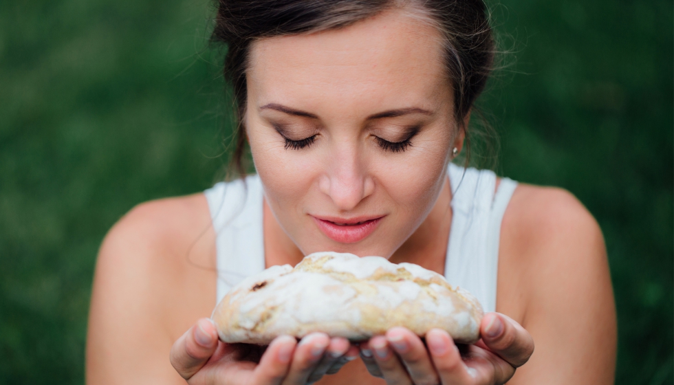El objetivo fundamental fue analizar el perfil arom�tico de panes sin gluten para mejoralo y hacer que se pareciera al del pan de trigo...