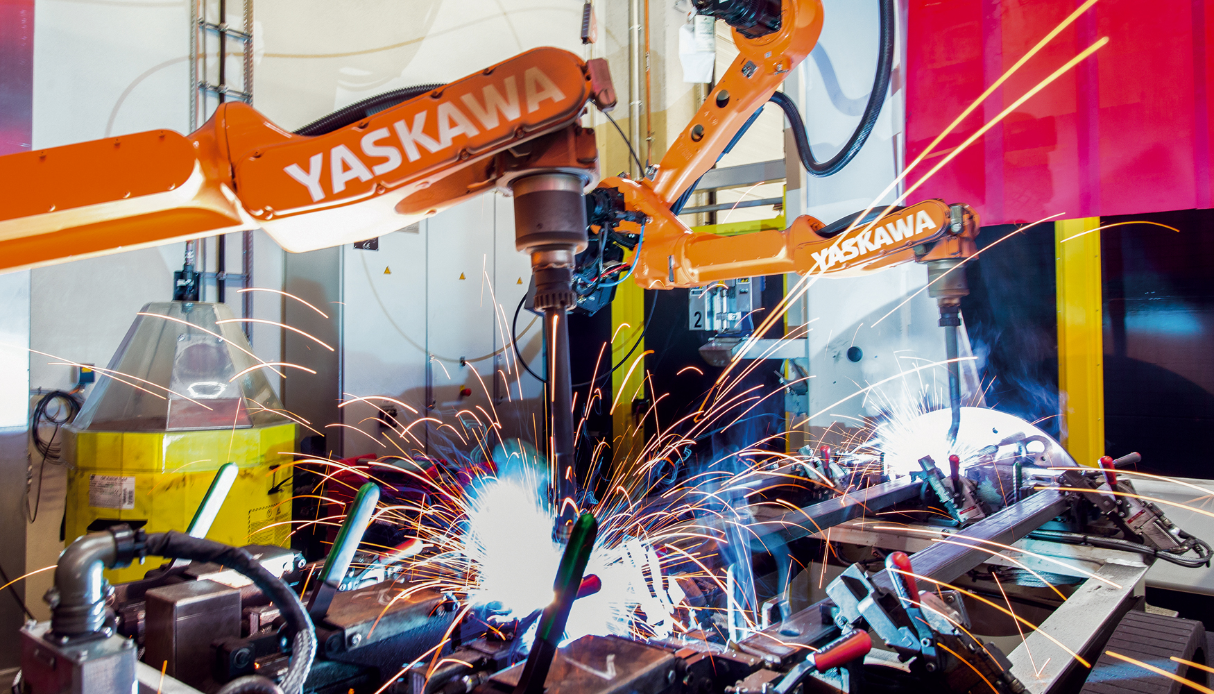 Los avanzados robots de soldadura que se han instalado en la nueva f�brica garantizan la mayor calidad en los acabados...