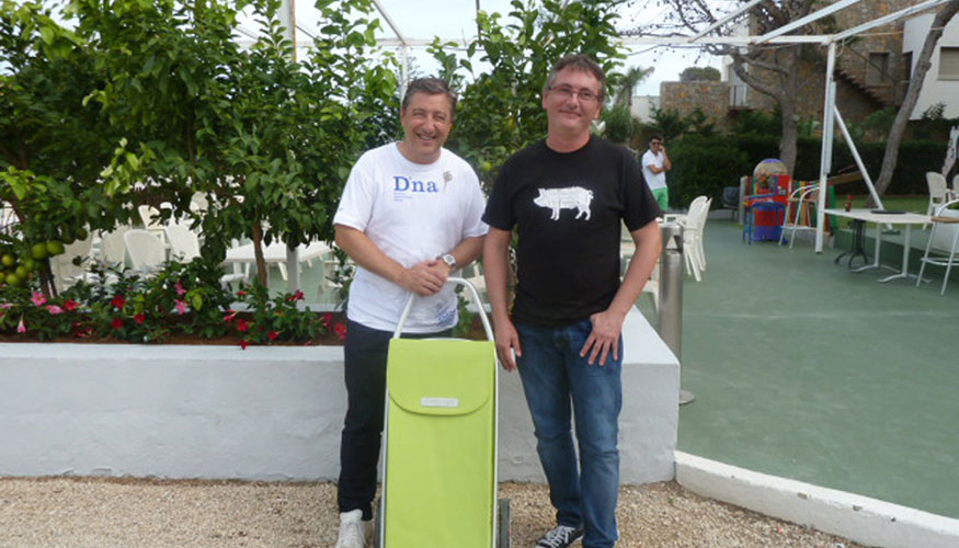 Joan Roca y Andoni Luis Aduriz con un carro Rolser durante la celebracin del Festival Gastronmico de Dnia