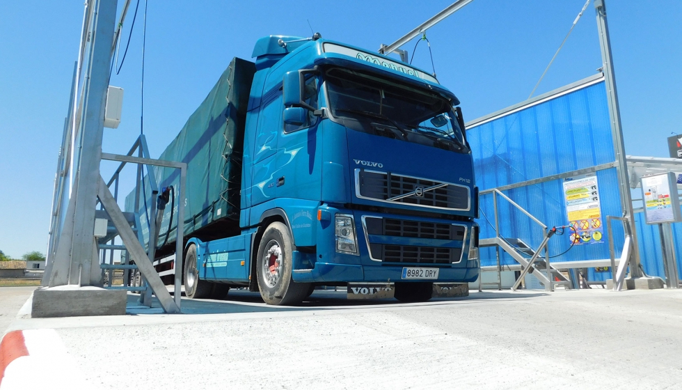 En el diseo y construccin de la instalacin se ha prestado especial atencin a la facilidad de acceso para los camiones...