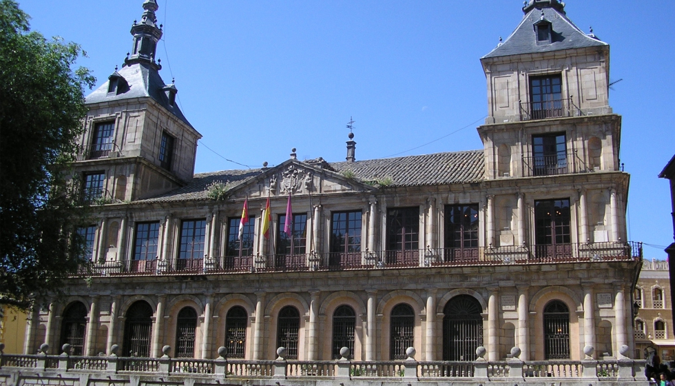 Ante la ausencia de motivacin o justificacin por el cambio de uso de una parcela y por amplias que sean las facultades de la Administracin cabe...