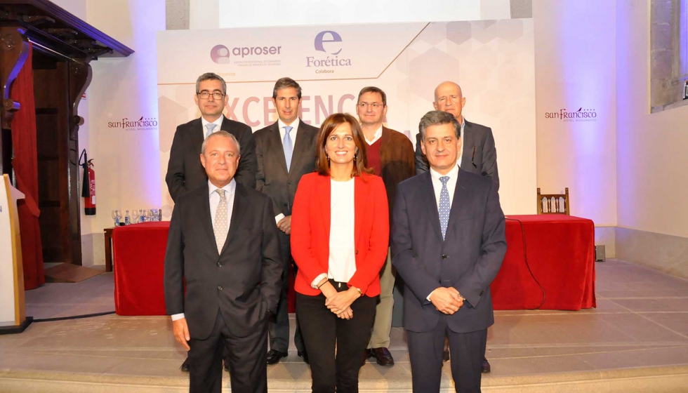 Fila trasera (izquierda a derecha): Eduardo Cobas, Jaime Silos, Manuel Jove y Santiago Lpez Guerra...