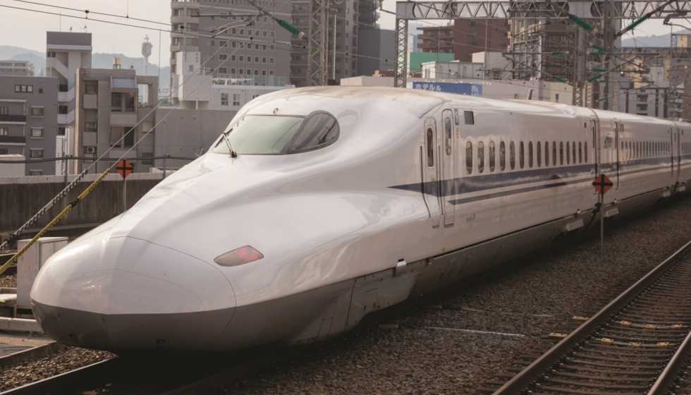Los trenes Shinkansen N700 entraron en servicio en 2007, con velocidades comerciales de hasta 300 km/h. Foto: iStock.com/winhorse, cortesa de NSK...