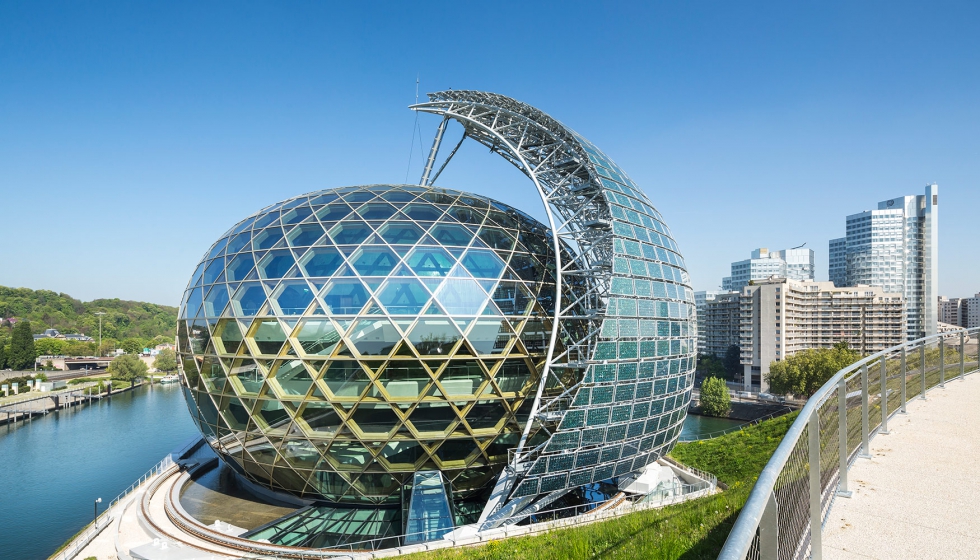 Proyecto: La Seine Musicale, Paris, Francia  Arquitecto: Shigeru Ban Architects Europe, Jean de Gastines Architectes  Productores de vidrio: Tvitec...