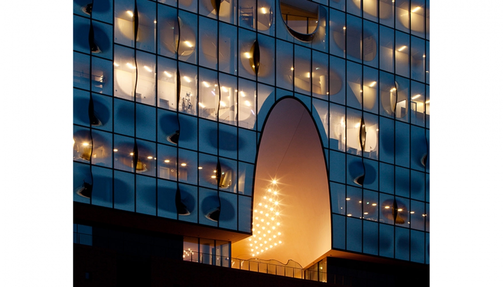 Proyecto: ElbPhilharmonie, Hamburgo, Alemania  Arquitecto: Herzog & de Meuron  Productores de vidrio: BGT Bischoff Glastechnik GmbH & Co...