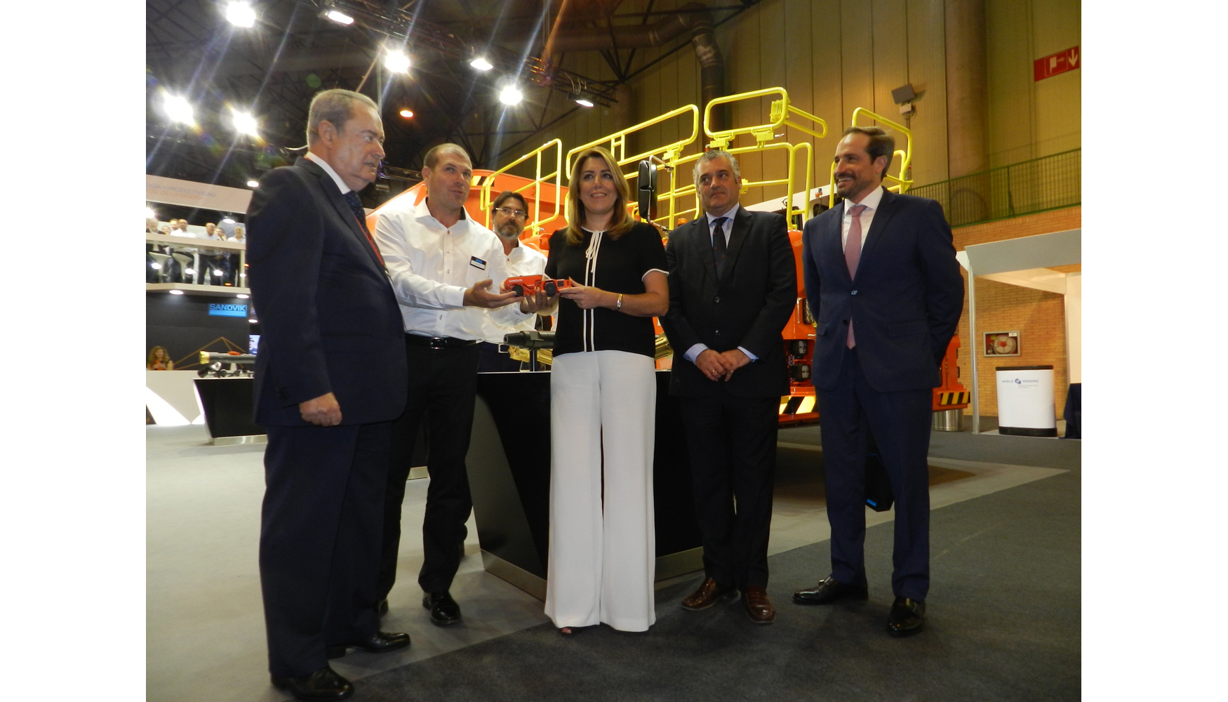 Visita de la presidenta de la Junta de Andaluca, Susana Daz, al stand de Sandvik en MMH 2017