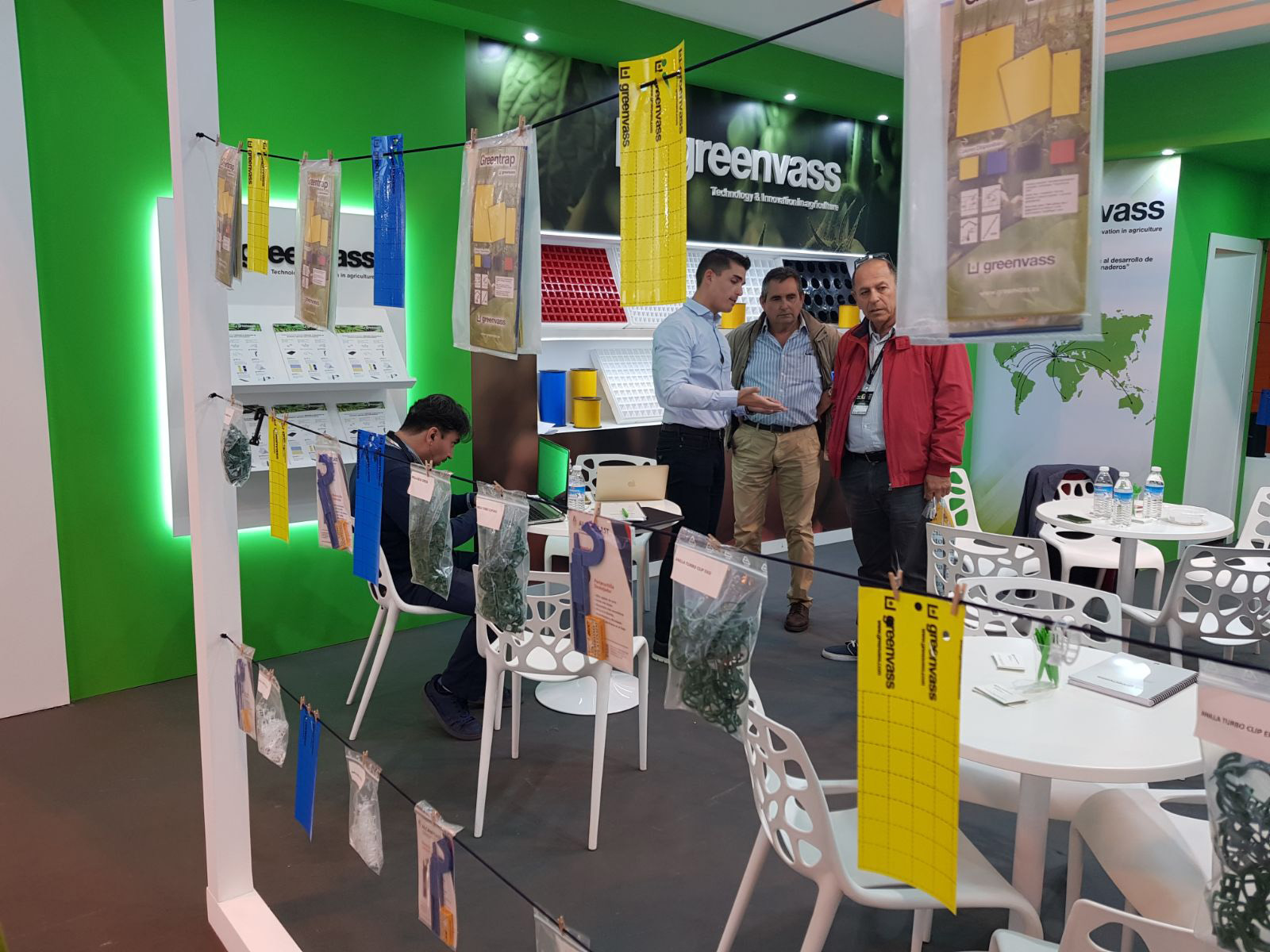 Trampas adhesivas para control biolgico de Greenvass en Fruit Attraction