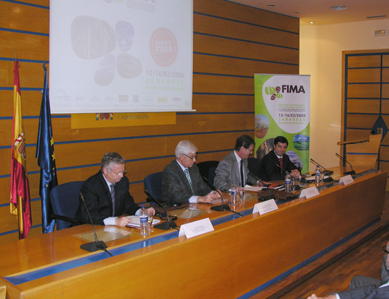 De izquierda a derecha, el presidente del Comit Organizador, Julio Fernndez Marmolejo, el Consejero de Agricultura y Alimentacin de Aragn...