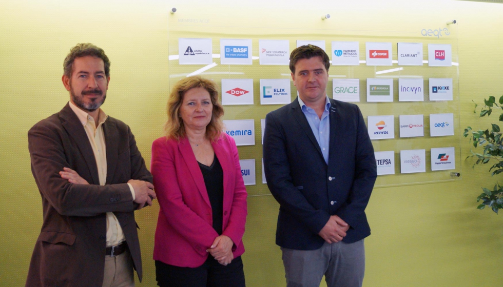 Teresa Pallars, directora general de la AEQT; Xavier Barreau, administrador de Pipeline Infrastructure y Jorge Lamazares...