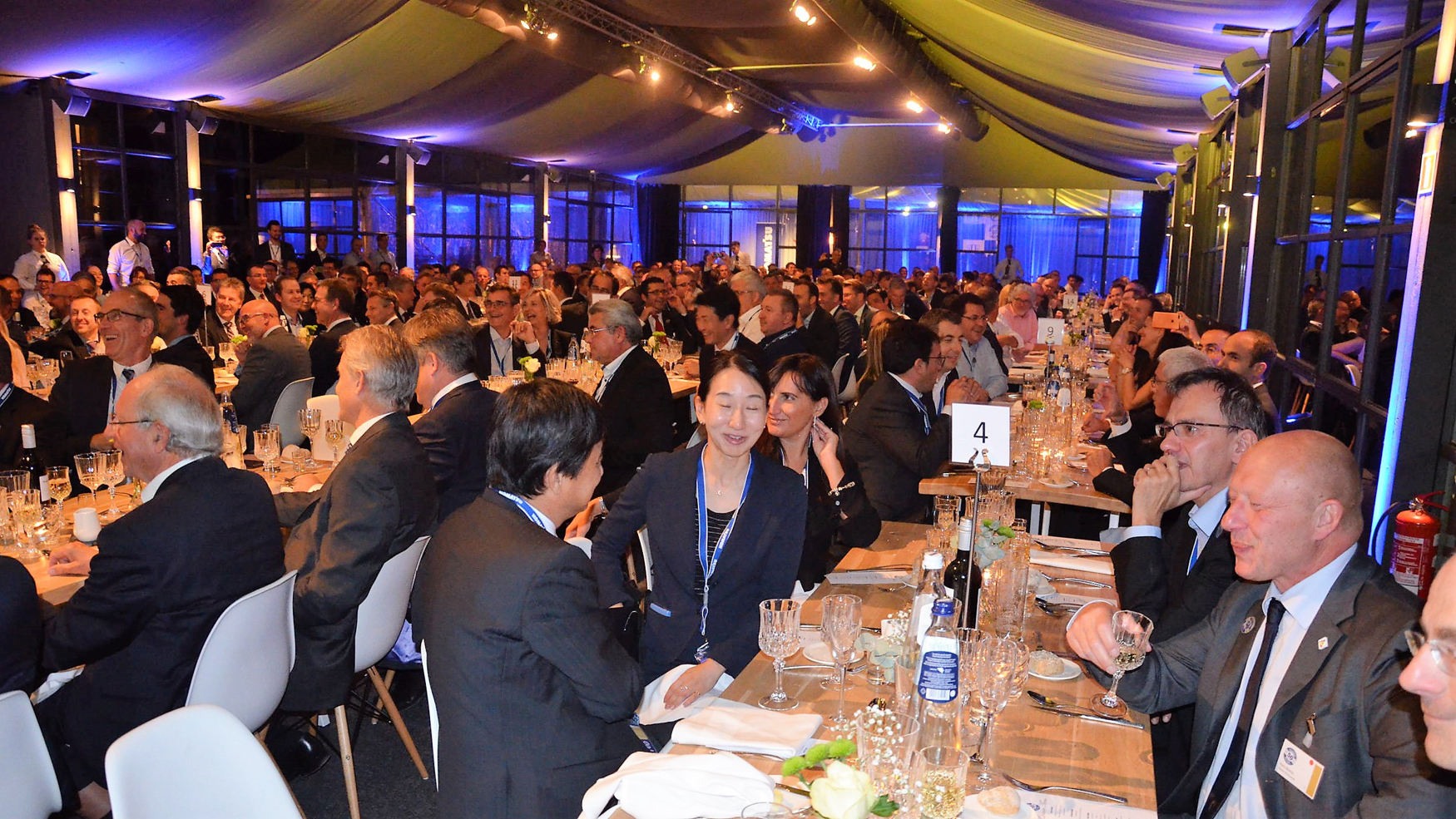 Cena organizada con motivo de la celebracin del 50 aniversario de Komatsu Europe