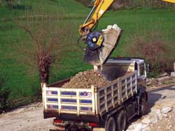 Shredders spoons are used in demolition, construction of roads, excavations, mine, desfondamiento of fields of vineyards...