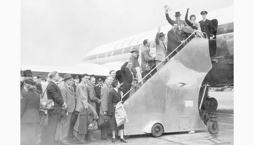 En 1952, las compaas aresas intentaron que los vuelos de vacaciones fueran atractivos...