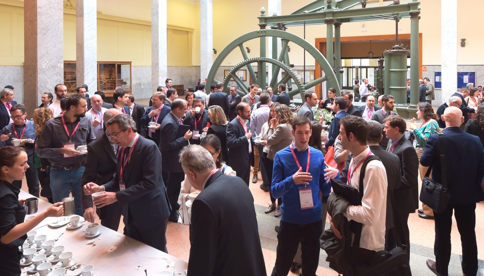 Networking en la pausa del caf dentro del IV Congreso Smart Grids