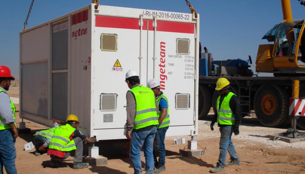 Instalacin de una 'power station' de Ingeteam en la planta FV del campo de refugiados Al-Zaatari