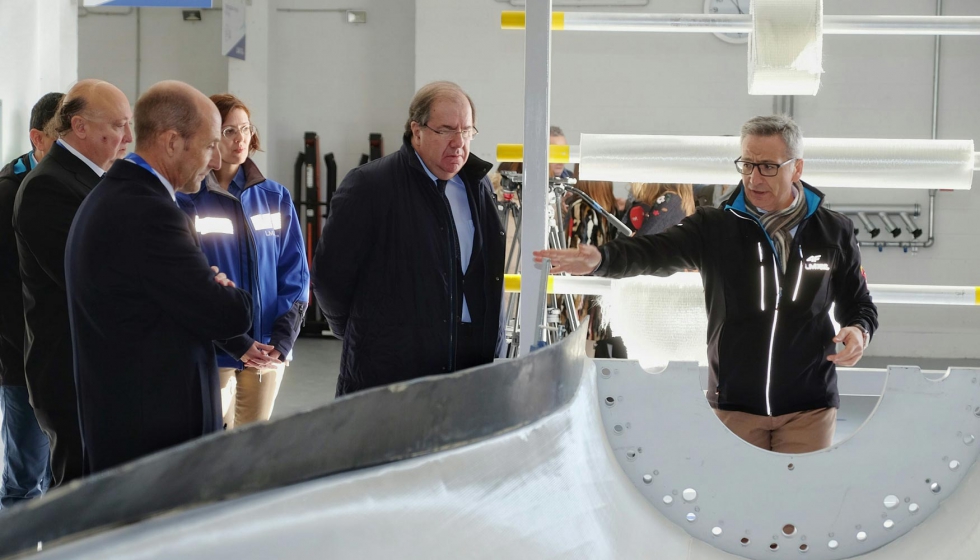 El presidente de la Junta de Castilla y Le�n, Juan Vicente Herrera, durante su visita a LM Wind Power
