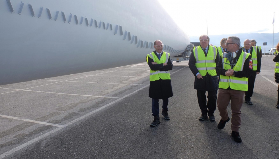 En su visita, el presidente record� que en Castilla y Le�n hay 233 parques e�licos activos, con m�s de 4.300 aerogeneradores...
