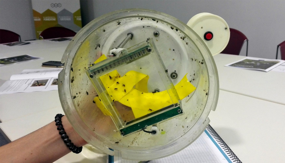 Este mtodo de monitorizacin y alerta contiene una trampa totalmente autnoma con un sensor de reconocimiento bioacstico capaz de contabilizar el...