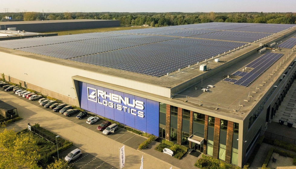El techo del almacn de Rhenus Contract Logistics en Eindhoven (Holanda) cuenta con 5.318 paneles fotovoltaicos