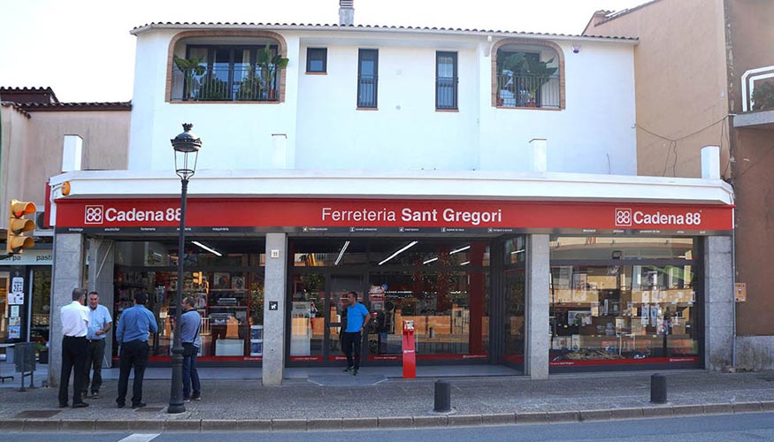 Ferreteria Sant Gregori est ubicada en la avenida central de la poblacin de Sant Gregori, a 7 km de Girona