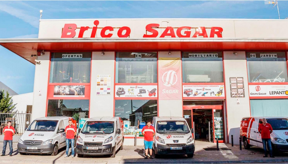 Exterior del establecimiento de Brico Sagar en Calahorra