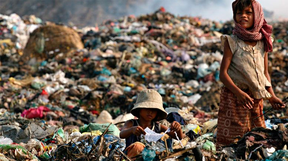 Las montaas de basura que invaden los extrarradios de las mayores ciudades del continente africano desde hace decenios tienen los das contados...