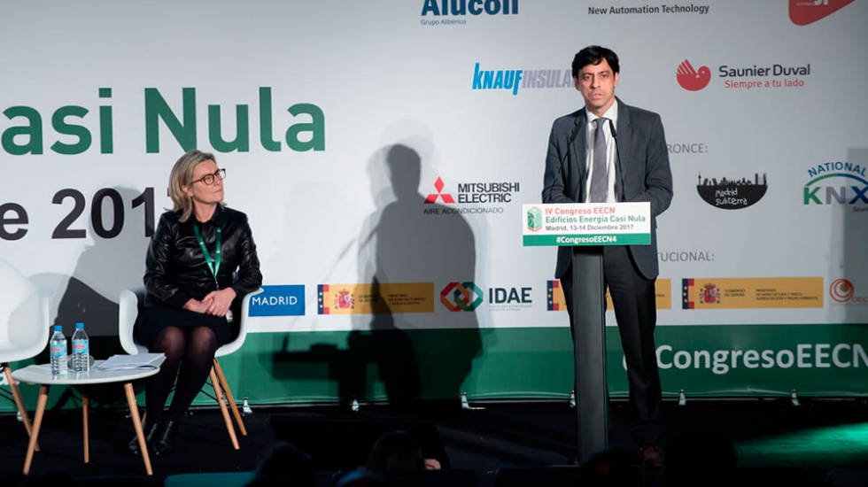 Imagen 3: F. Javier Martn e Ins Leal durante la clausura del IV Congreso Edificios Energa Casi Nula