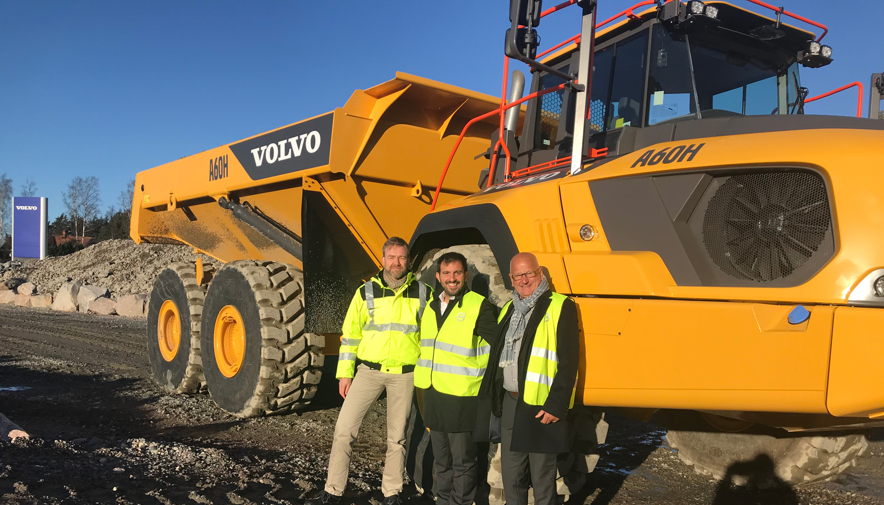 Visita de Riccardo Viaggi, secretario general de CECE, a las instalaciones de Volvo CE en Eskilstuna (Suecia)