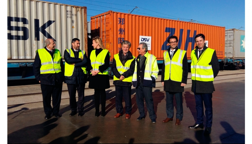 Gastn asiste a la llegada del primer contenedor chino a la Terminal Martima de Zaragoza