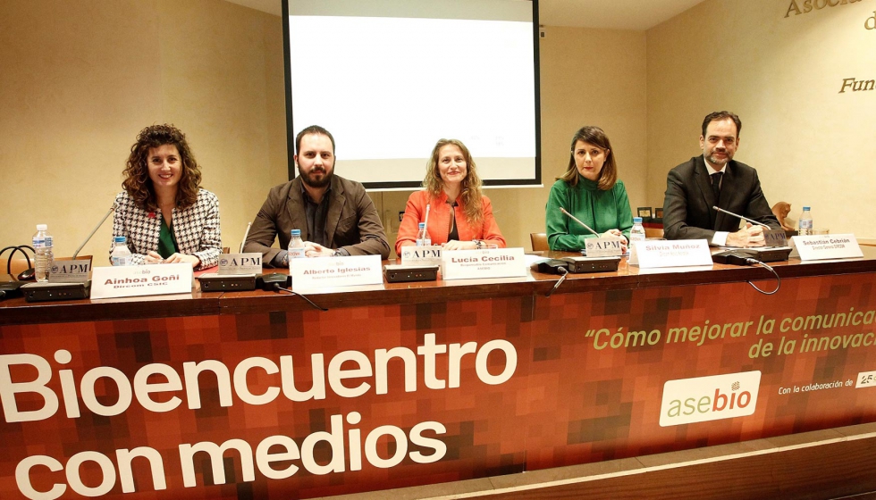 Ainhoa Goi, directora de comunicacin del CSIC; Alberto Iglesias, redactor Innovadores de El Mundo; Luca Cecilia...