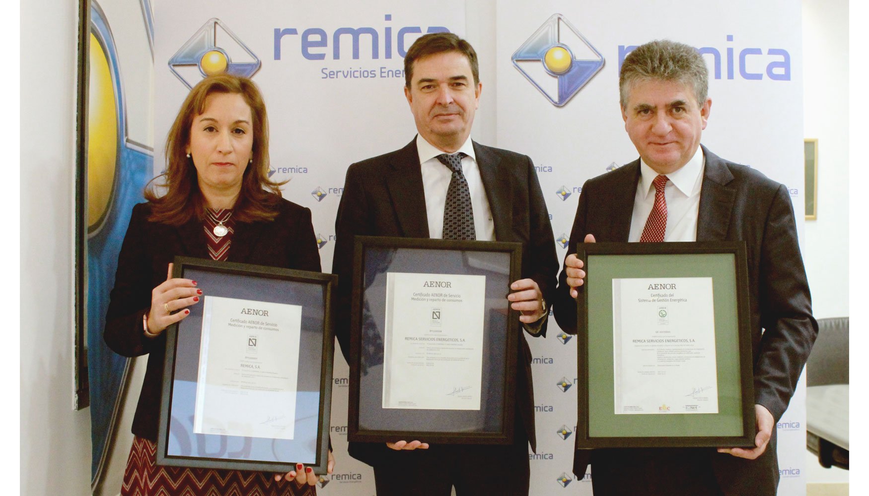 De izquierda a derecha, Mara Diego Calvo, directora de Calidad y Medio Ambiente de Remica; Gonzalo Pidrola...