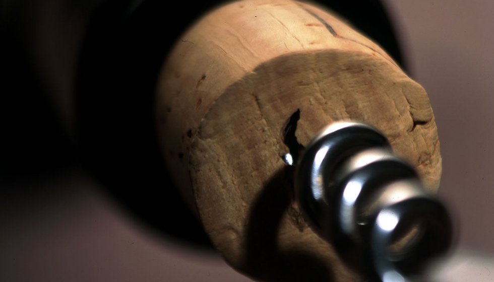 El 95 % de los consumidores espaoles considera el tapn de corcho como el mejor cierre para vinos y cavas