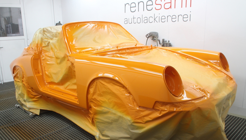 Debido al gran nmero de zonas con xido, este Porsche 911E Targa de casi 50 aos tuvo que restaurarse y pintarse completamente...