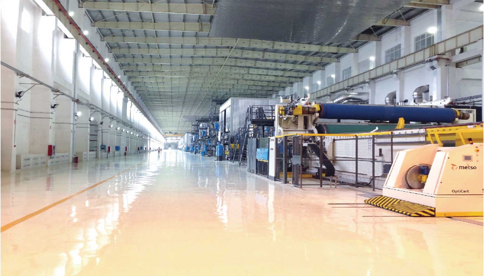 La mquina PM 6 en Ningbo de APP hacen la mayor lnea de fabricacin de cartn del mundo