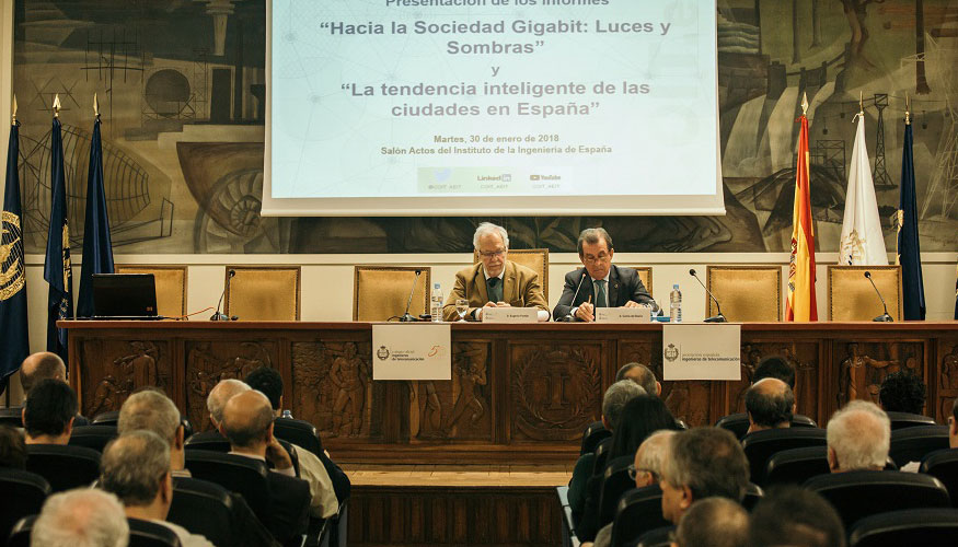 Eugenio Fontn, decano-presidente del COIT y Carlos del lamo, presidente del Instituto de la Ingeniera de Espaa, durante la apertura de la jornada...