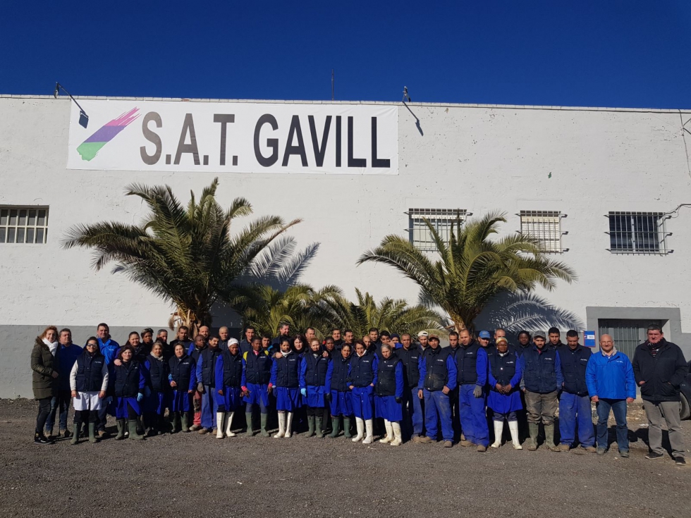 Plantilla de SAT Gavill en las instalaciones de la empresa en Ejea de los Caballeros (Zaragoza)