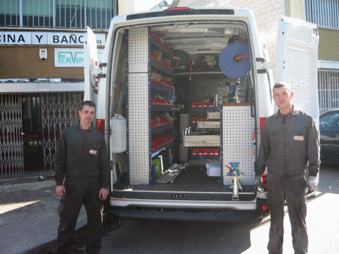 El nuevo servicio de taller mvil de asistencia cuenta con dos furgonetas equipadas con herramientas adecuadas