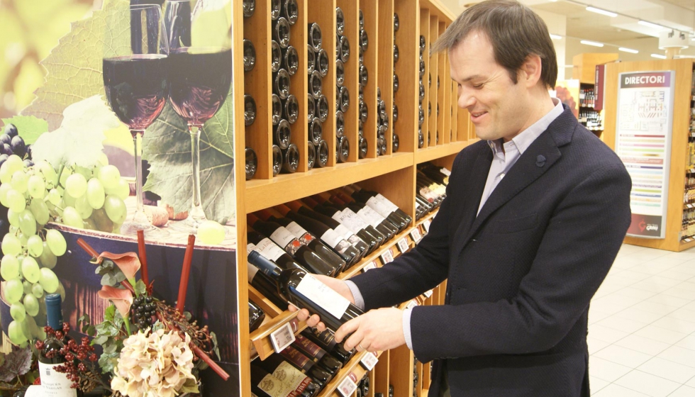 Jordi Grau, adjunto a gerencia, en la zona de vinos tintos de la DO Rioja