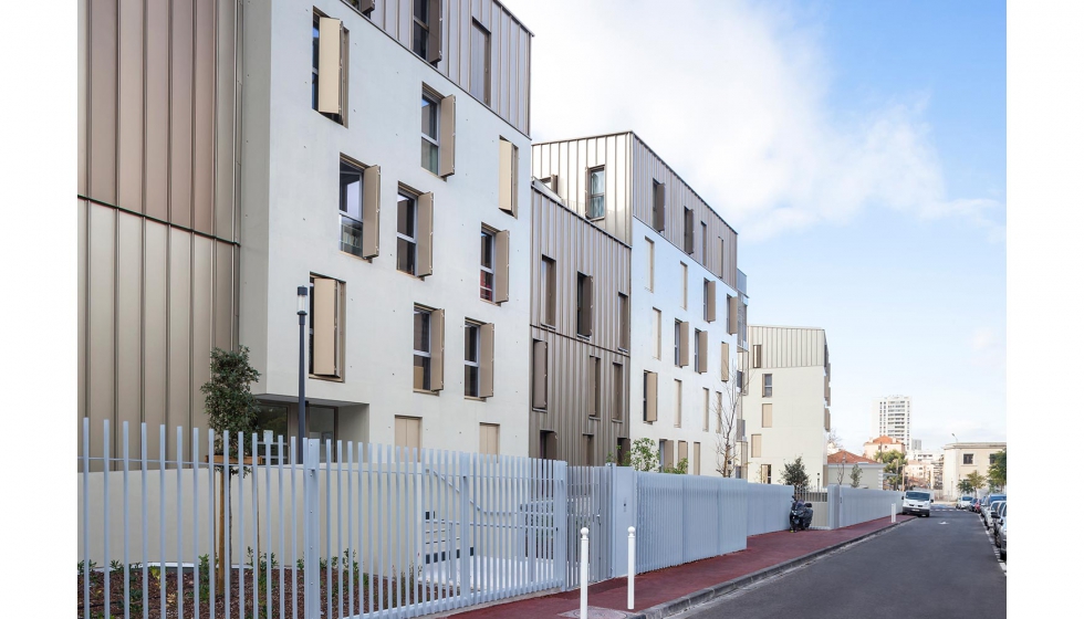 Nuevos porticones aislantes de Tamiluz en la obra Illt Ste. Anne, en Toulon, Francia, del estudio Atelier 5 Architectes. Foto: Serge Demailly...