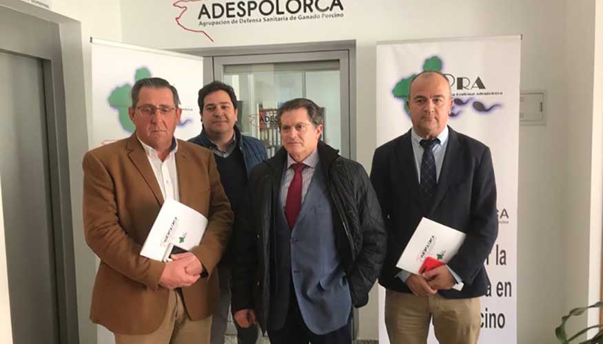 El consejero de Agua, Agricultura, Ganadera y Pesca de la Regin de Murcia en su reunin con Adespolorca