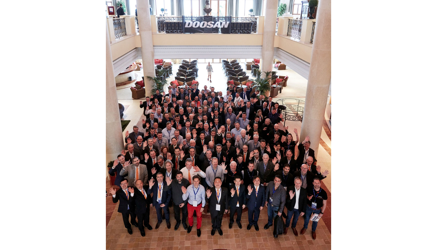 Participantes en la reunin de 2018 de los distribuidores europeos de Doosan Infracore en Mlaga (Espaa)