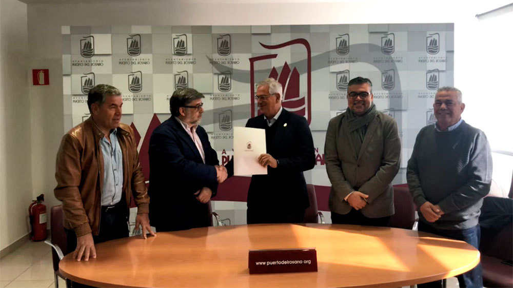 Momento de la firma del Convenio de Colaboracin de Ecolum con la Concejala de Medio Ambiente de Canarias