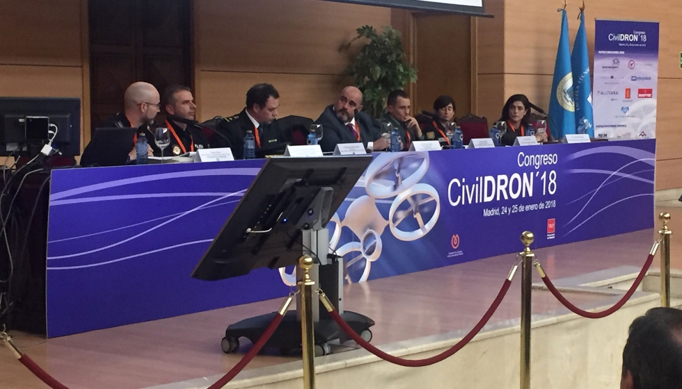 Integrantes de la mesa redonda Drones en la seguridad y proteccin civil celebrada en el marco de CivilDron2018