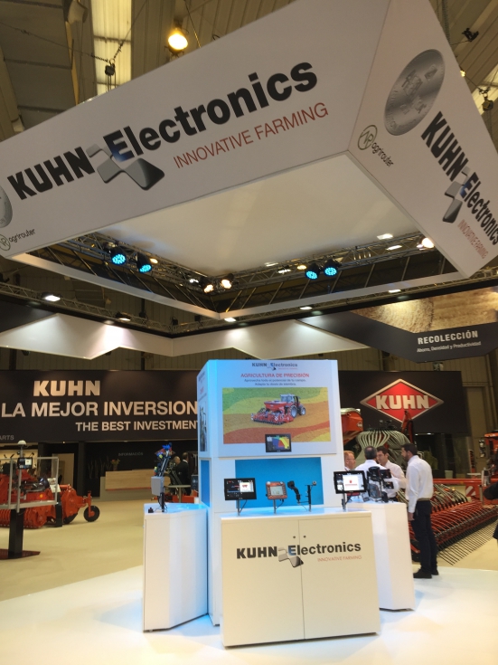 El espacio Kuhn Electronics permiti al visitante interactuar con algunas soluciones tecnolgicas a travs de la realidad virtual...