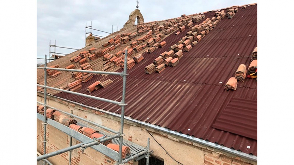 Las tareas de rehabilitacin del tejado han sido ejecutadas por la empresa constructora salmantina Diaz Campelo