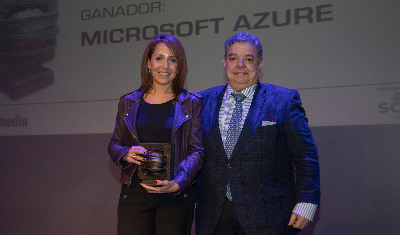 Ana Alonso, directora de Grandes Empresas y Partners de Microsoft Ibrica recogi el premio que le hizo entrega Juan Andrs Pro Dios...