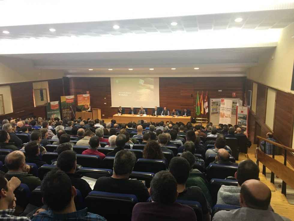 El Saln de Actos de la Escuela de Ingeniera Agraria y Forestal (EIAF) de la Universidad de Len registr una gran entrada...