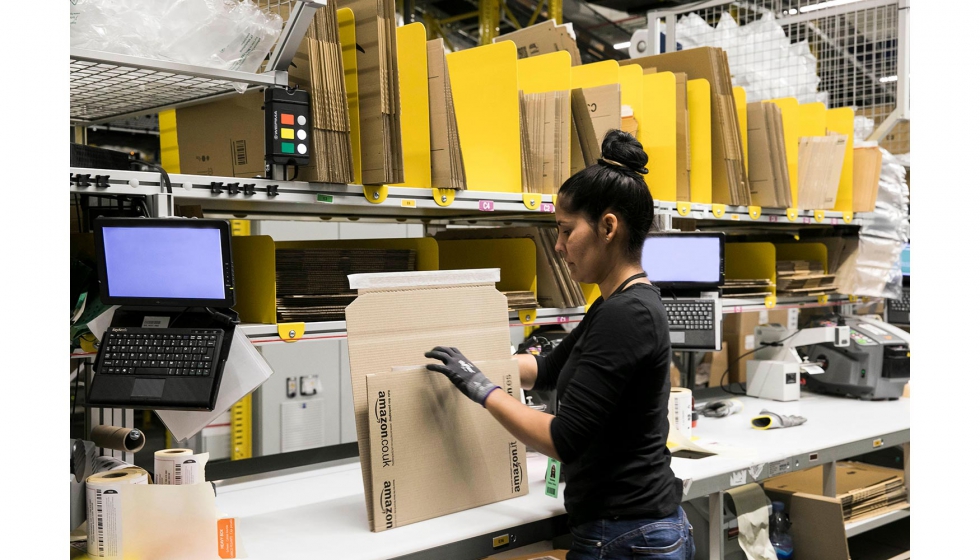La estrategia de Amazon pasa por tomar el control absoluto de los productos que vende y no slo por la fase de distribucin...