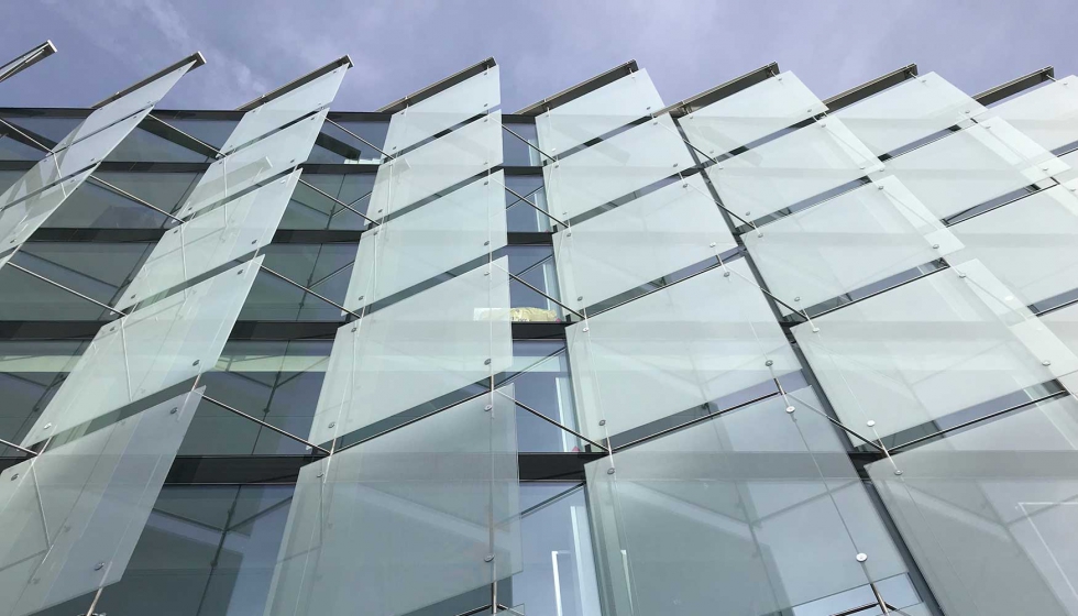 El vidrio arquitectnico y ecoeficiente de Tvitec contribuye al concepto de fachada bioclimtica del edificio