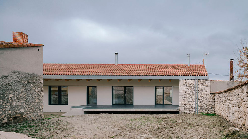 El uso de la nueva cubierta ventilada de teja es recomendable en cualquier zona de Espaa...