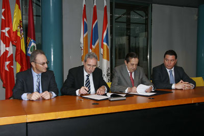 El documento fue firmado por el Director General de Ifema, Fermn Lucas, y el Presidente de Facel, Francesc Asn...